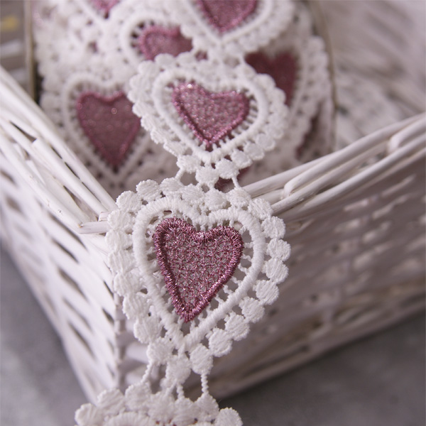 Кружево гипюрное 4,5 см "Сердечки", цвет белый с розовым