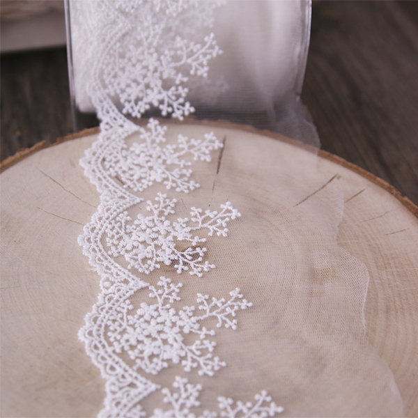 Кружево 11 см на сетке "Веточки" , цвет молочный