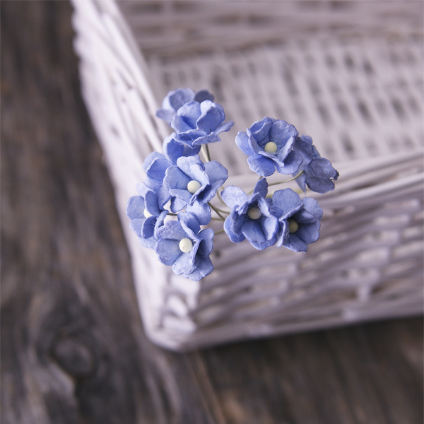 Букет цветов вишни 15 мм. Цвет незабудка