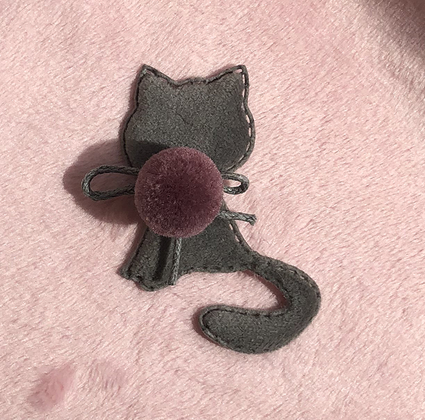 Украшение из ткани "Кошечка", цвет серый (851)