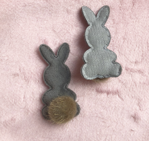 Украшение из ткани "Зайка", цвет серый (852)