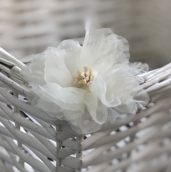 Цветок шифоновый 6 см, цвет кремовый