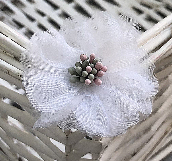 Цветок шифоновый 4 см, цвет белый