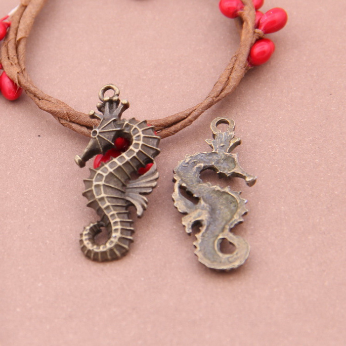 Подвеска металлическая "Морской конек". Цвет античный бронзовый. (46)