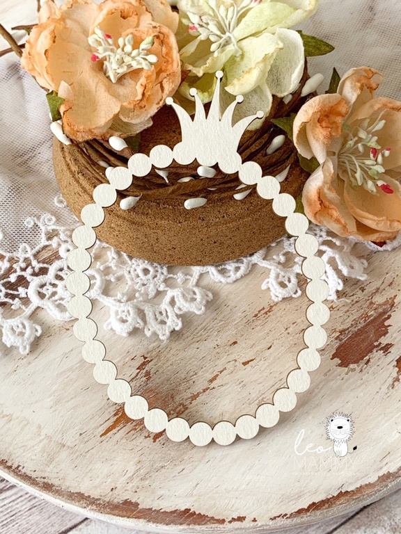 Чипборд LeoMAMMY "Рамочка овальная с коронкой"