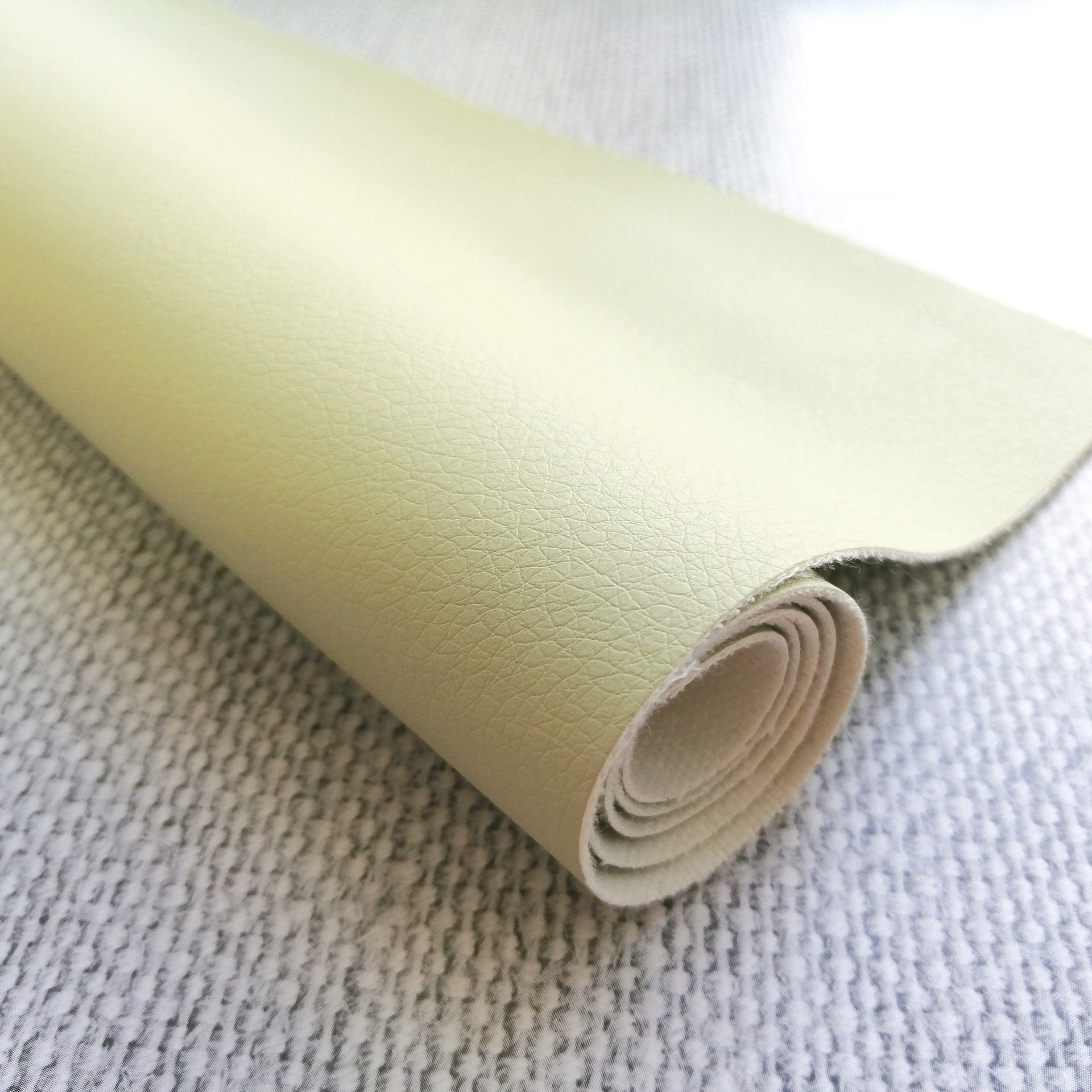 Искуственная кожа фактурная, размер 35 х50 см, цвет Фисташка