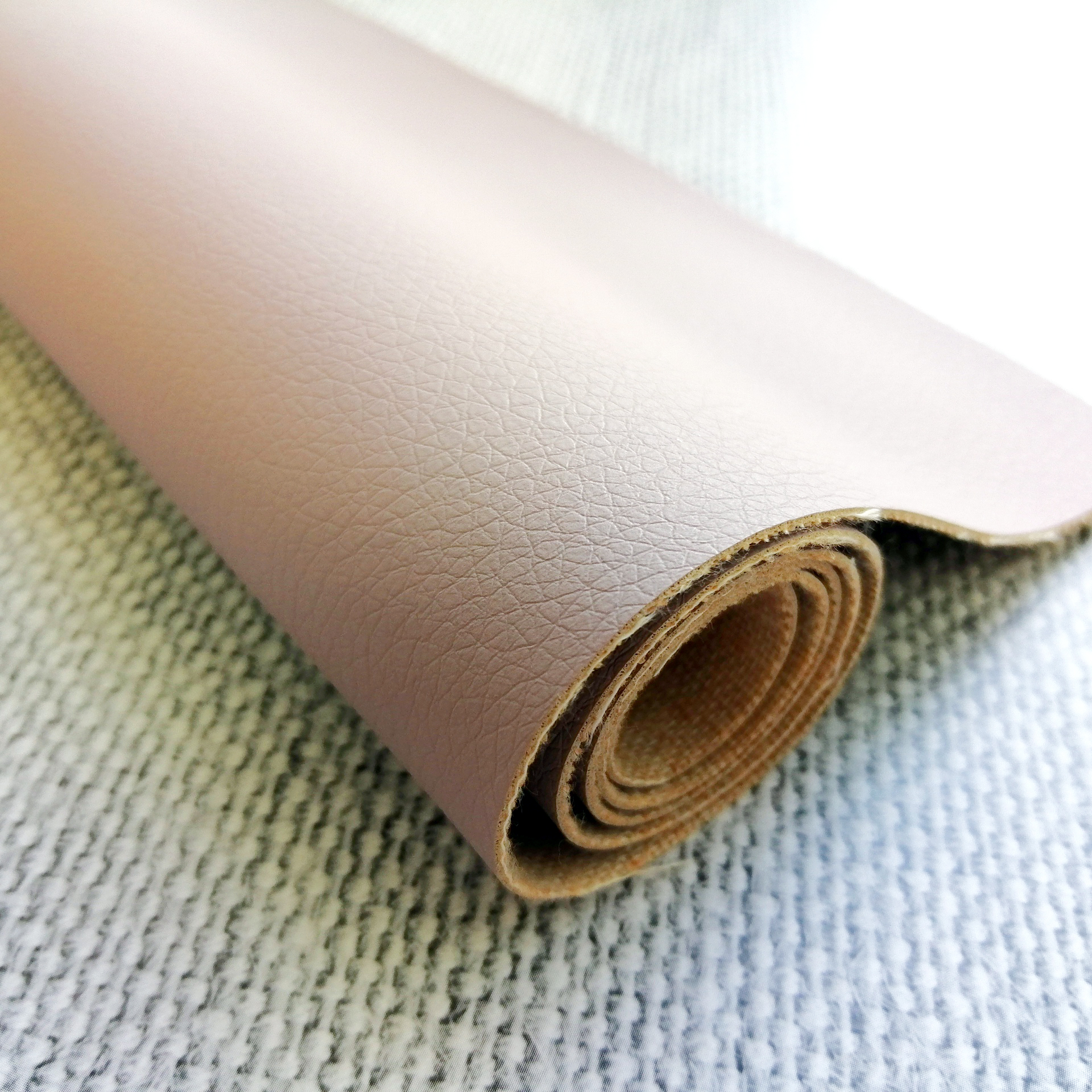 Искуственная кожа фактурная, размер 35 х50 см, цвет Пыльная сирень