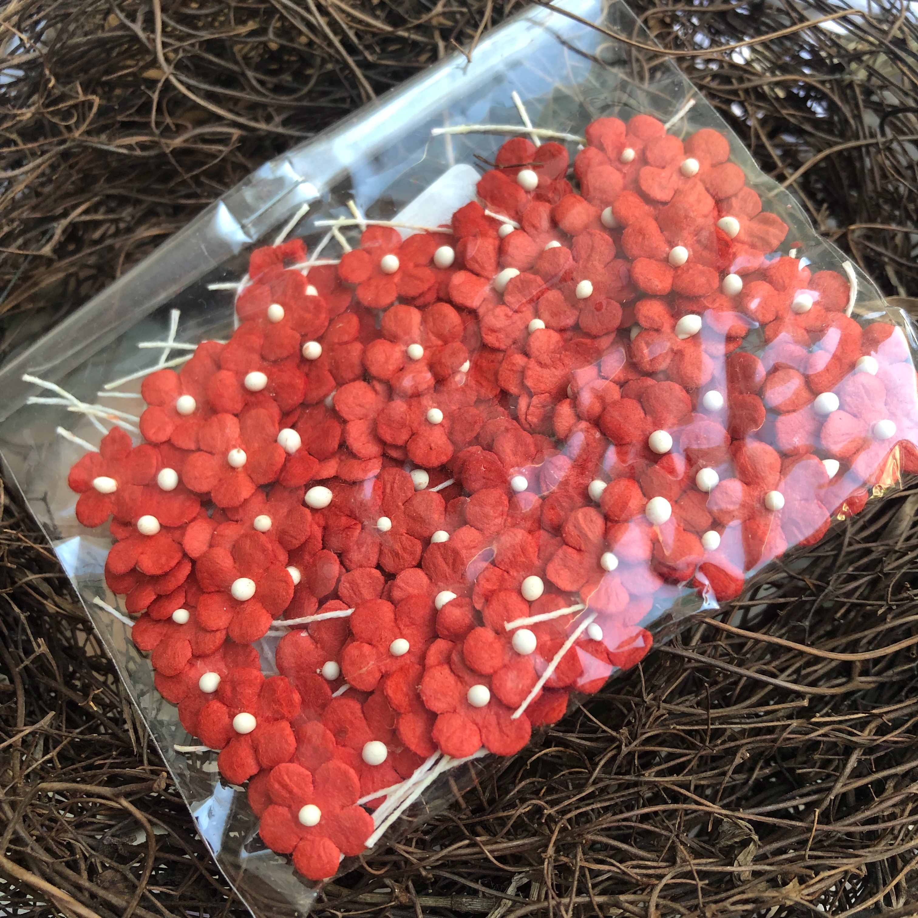 Мини-цветочки 1 см на стебельке, цвет красный, 100 штук