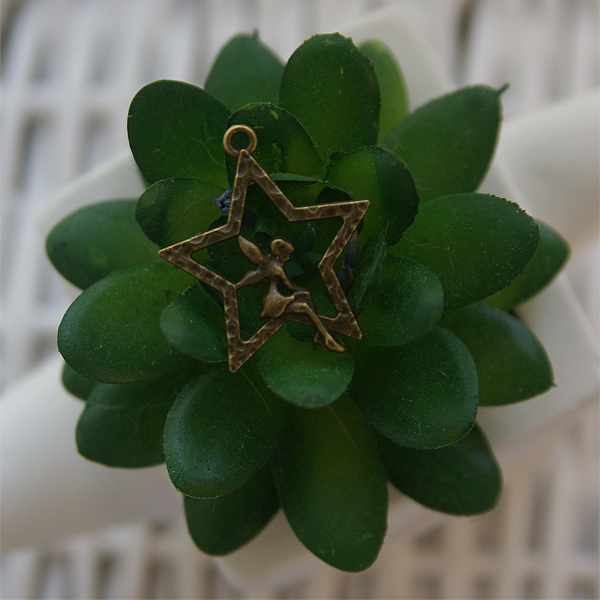 Подвеска металлическая "Звезда с феечкой". Цвет бронзовый (858)