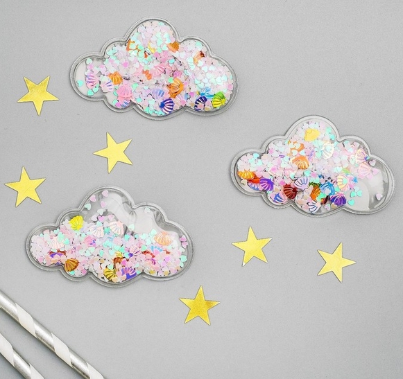 Украшение прозрачное "Облачко" с наполнением радужные сердечки (863)