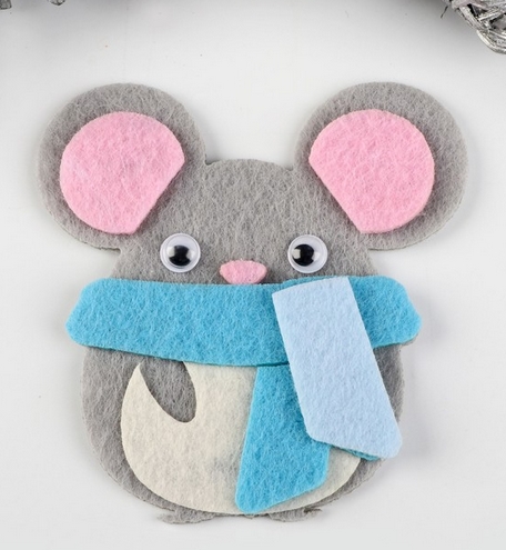 Вырубка из фетра "Толстый мышонок в шарфике"