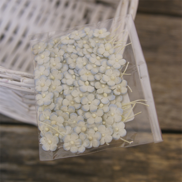 Мини цветочки 1 см, 100 штук, цвет бело-голубой