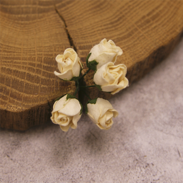 Бутоны розочек закрытых, 5 штук, цвет кремовый