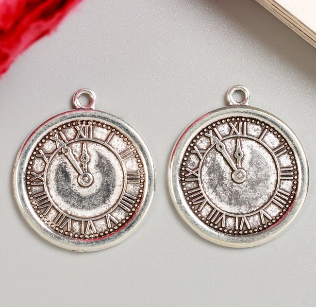 Подвеска металлическая "Часы с римскими цифрами", цвет серебряный (151)