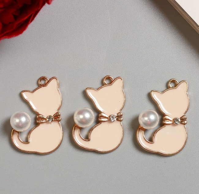 Подвеска металлическая эмаль "Котёнок с белой жемчужинкой" (875)