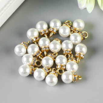 Подвеска пластик "Белая жемчужинка со стразами" золотая петелька (897)