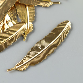Подвеска металлическая "Пёрышко". Цвет золото. (135)