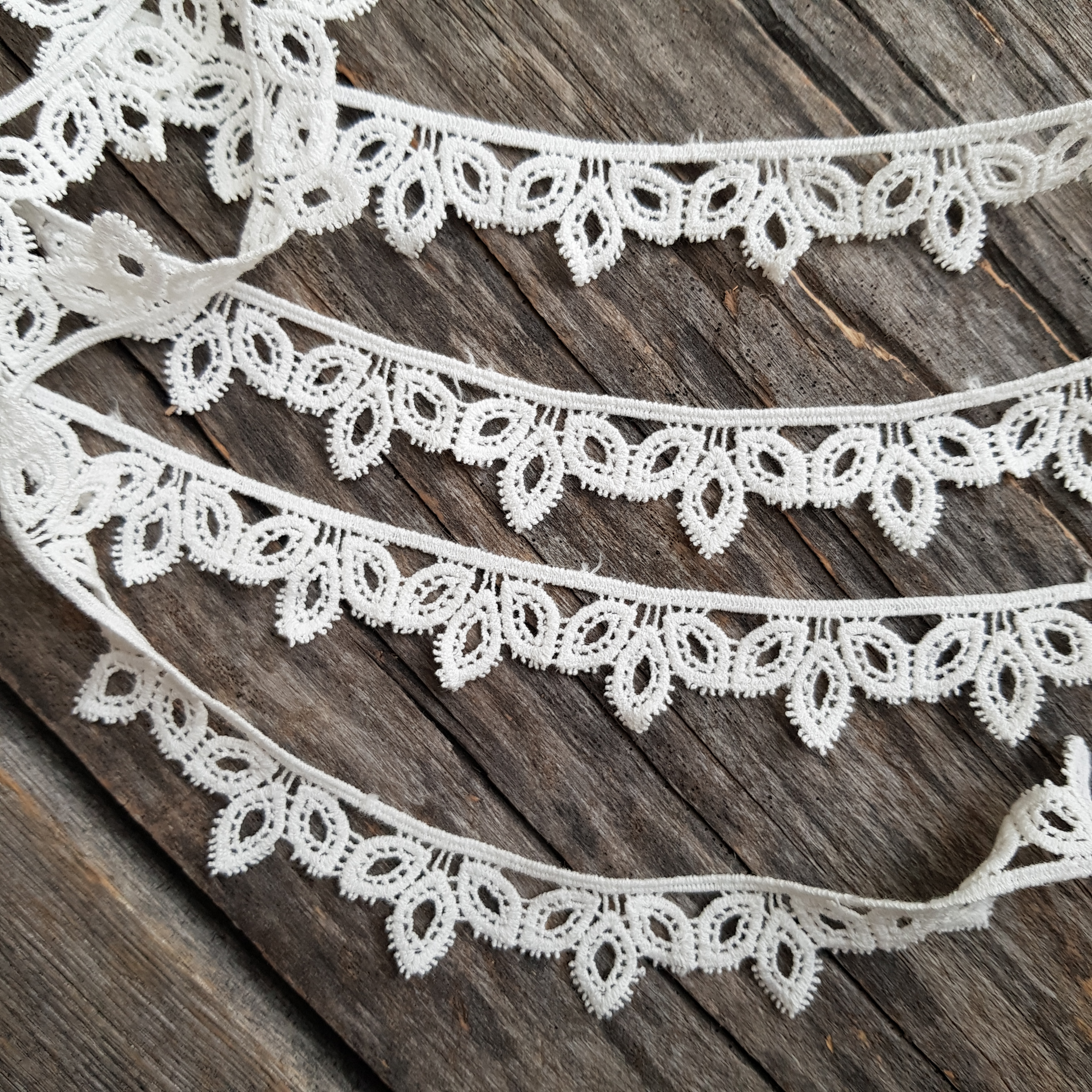 Кружево 2,5 см "Трилистник", цвет белый