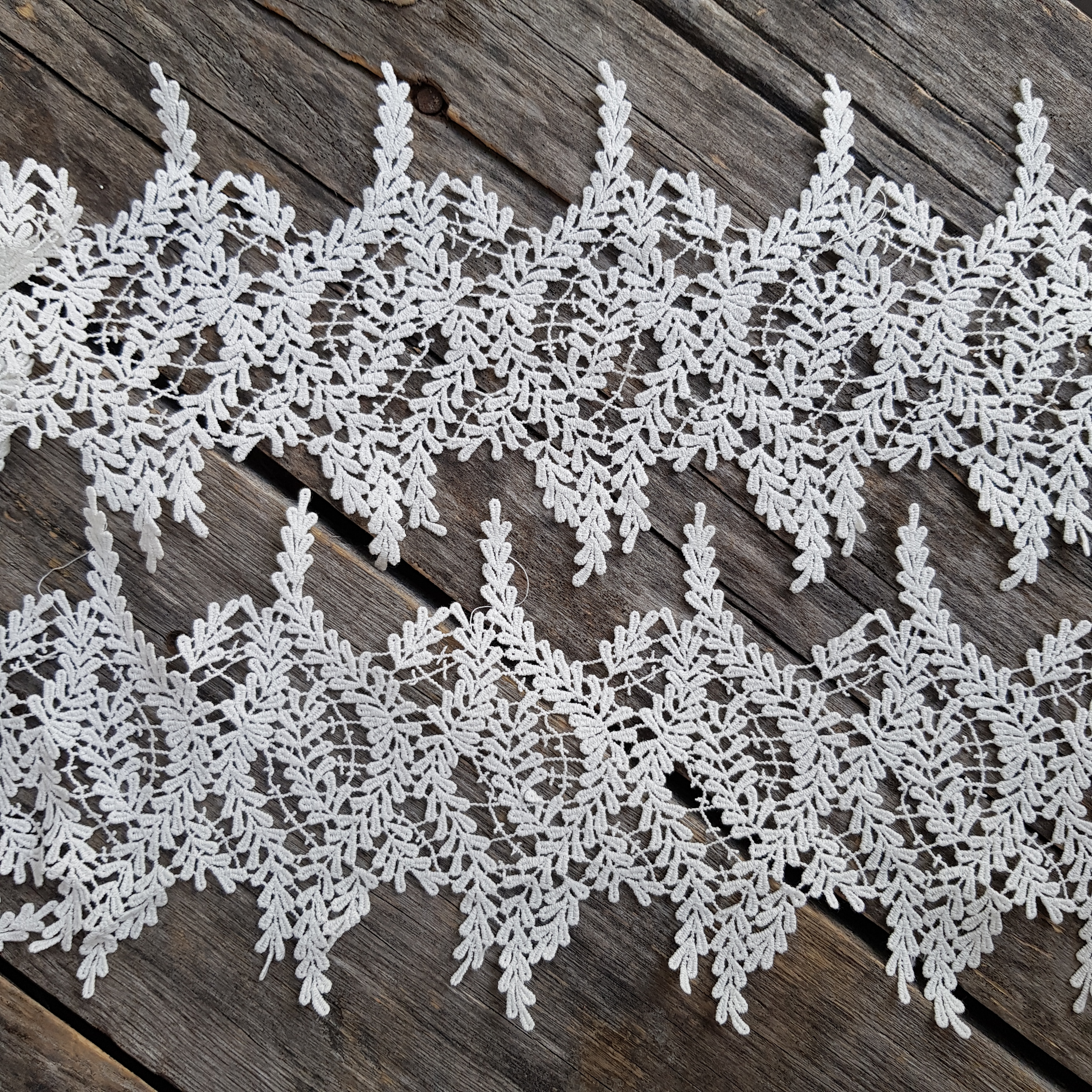 Кружево 13 см "Переплетение из веточек", цвет белый