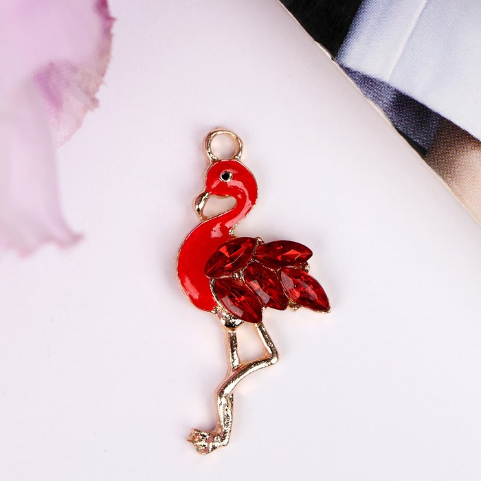 Подвеска металлическая со стразами "Красный фламинго" цвет золотой (93)