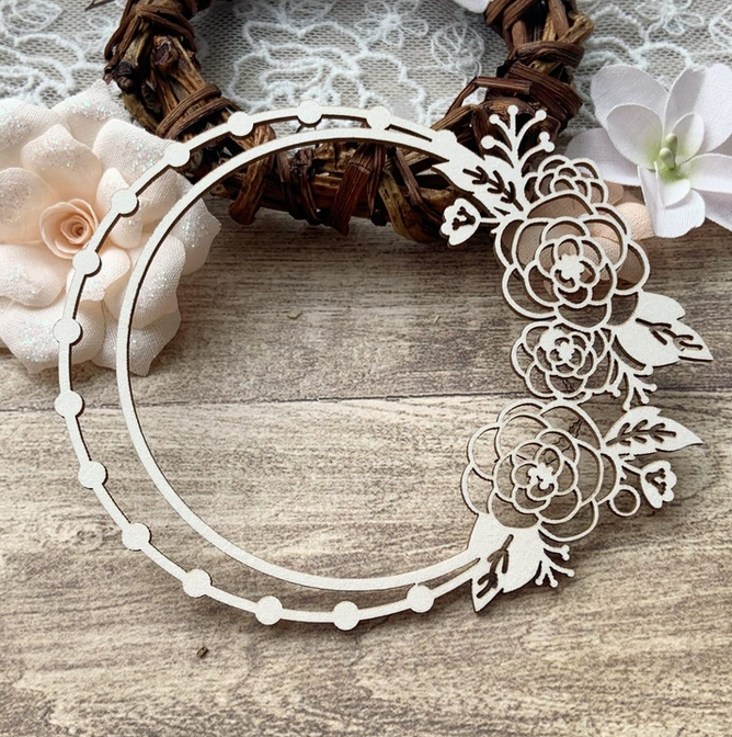 Чипборд "Рамочка жемчужная с розами"