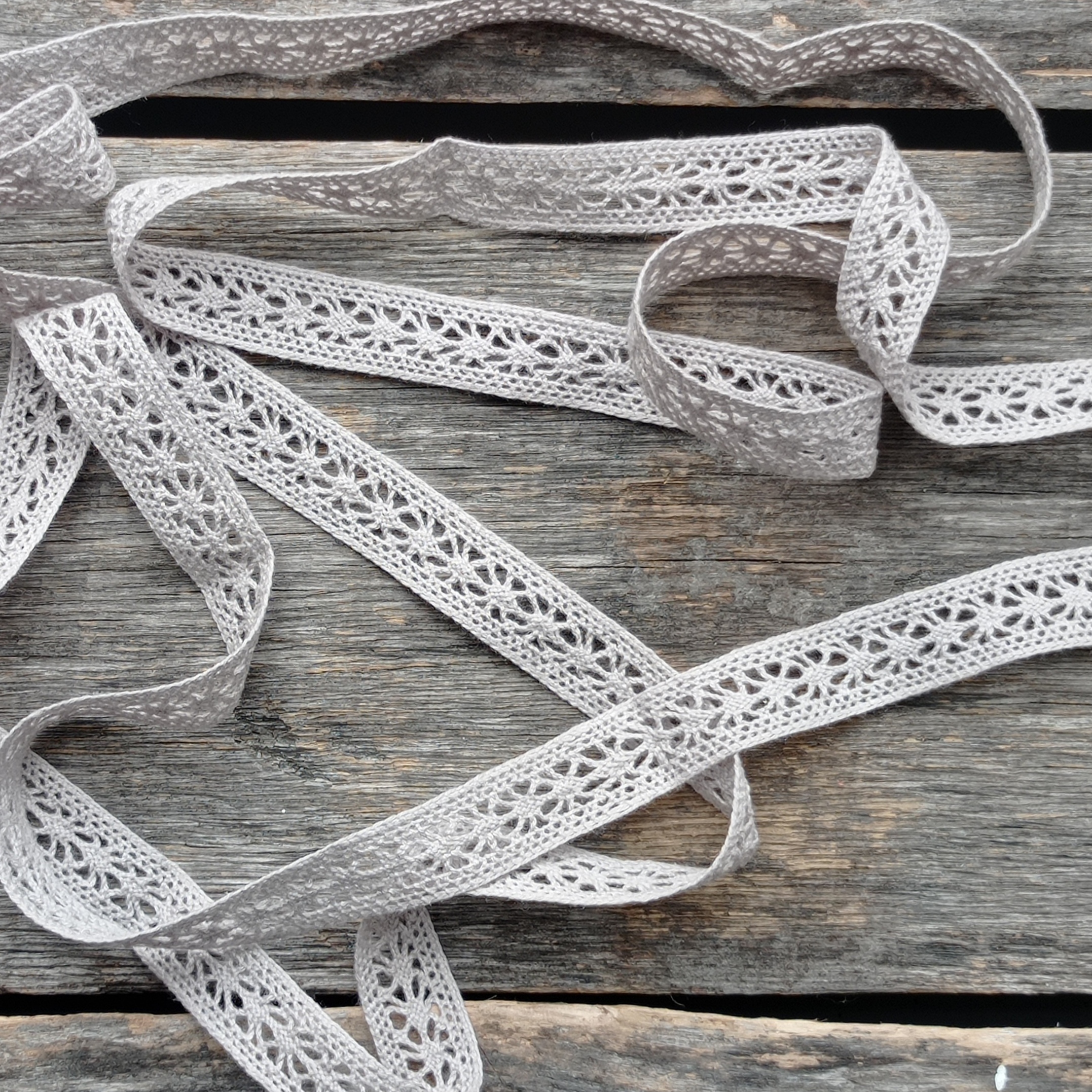 Кружево вязаное 1,5см цвет серый (092389)