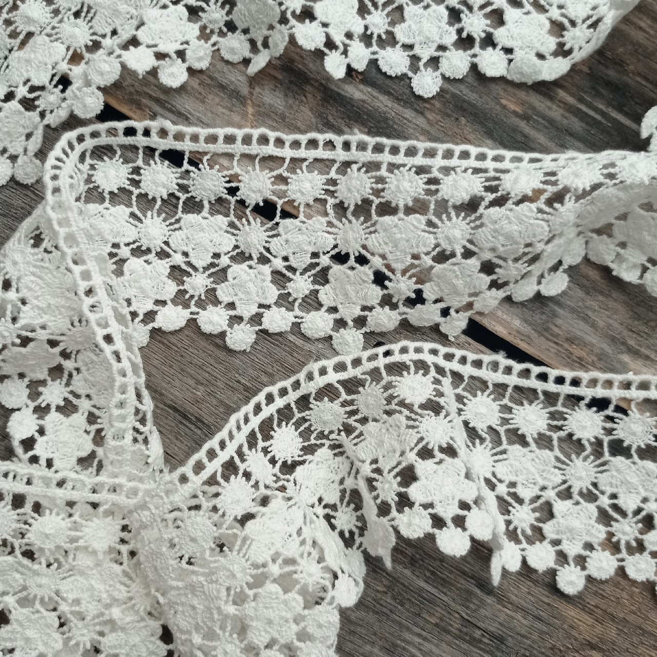 Кружево 6 см "4 ряда цветов и кружков" цвет белый