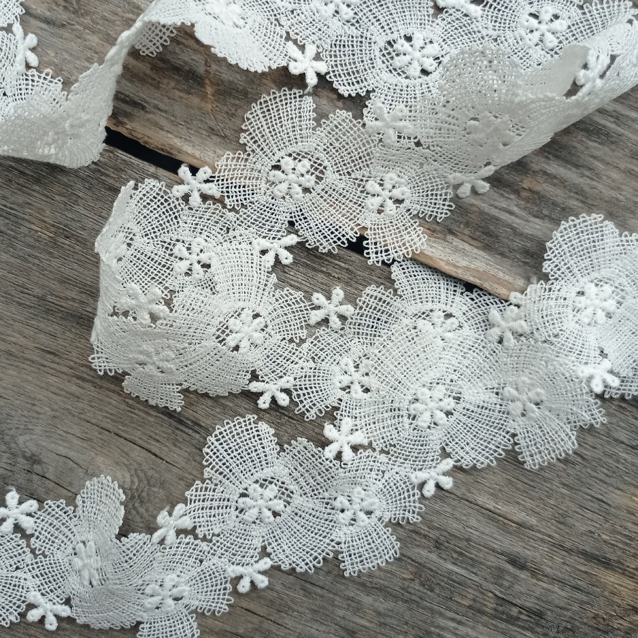 Кружево 5,5 см "Марлевый цветок" цвет белый