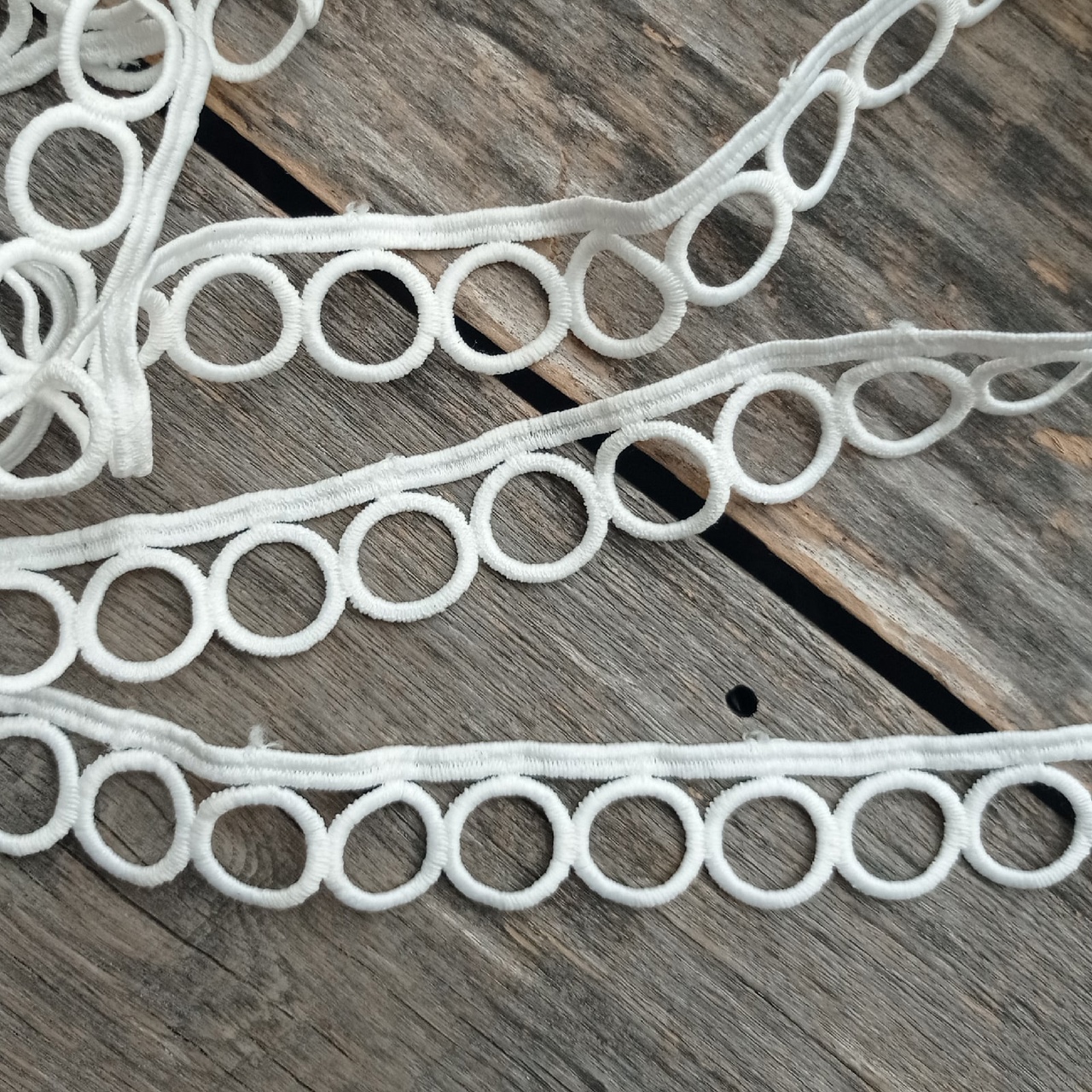 Кружево 2,5 см "Кольца" цвет белый