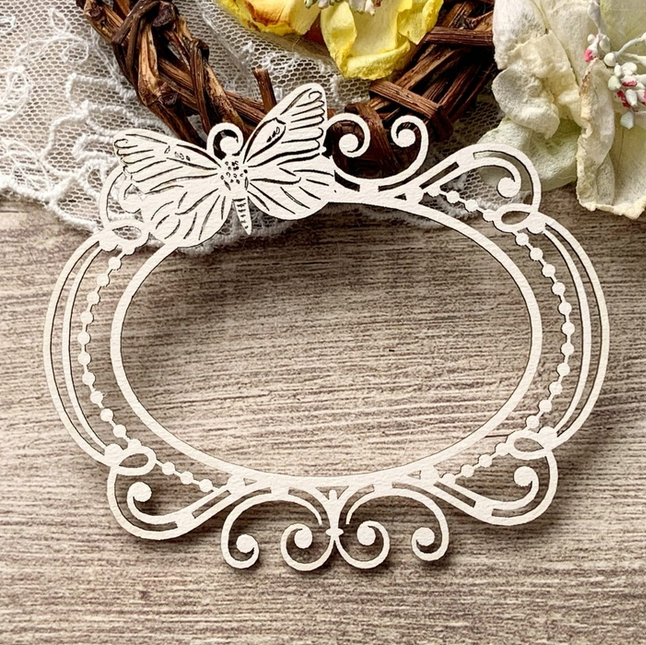 Чипборд LeoMAMMY "Рамочка жемчужная с бабочкой"