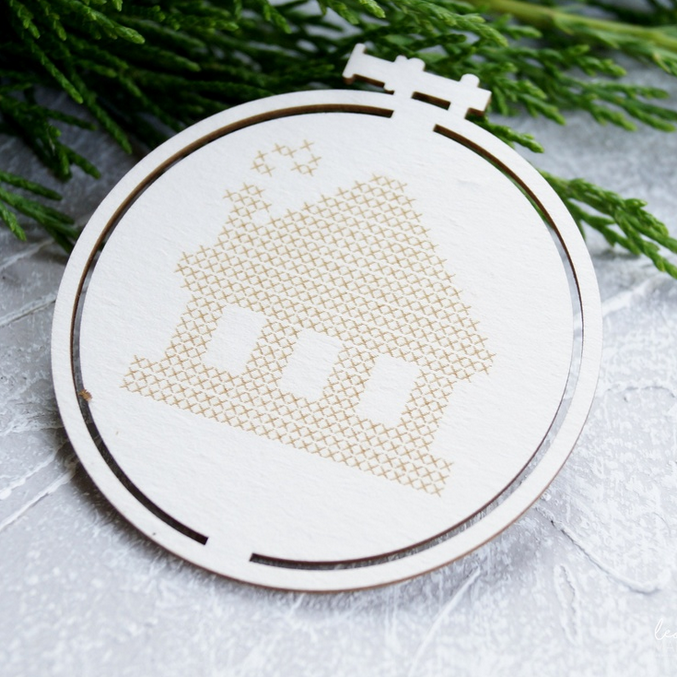 Чипборд LeoMAMMY "Пяльца новогодний домик"