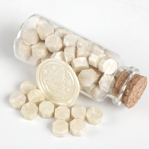 Сургуч восьмигранник в стеклянной бутылочке БЕЛЫЙ ПЕРЛАМУТР 15гр