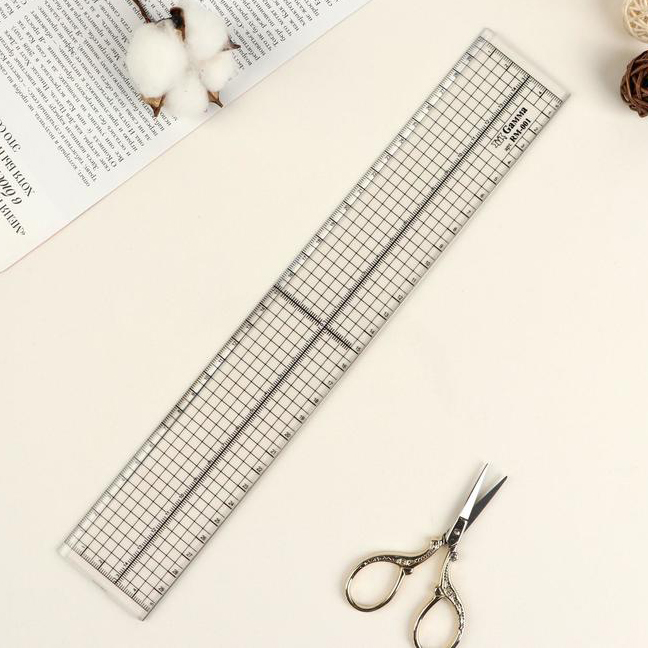 Линейка прозрачная с металлическим краем 30 см