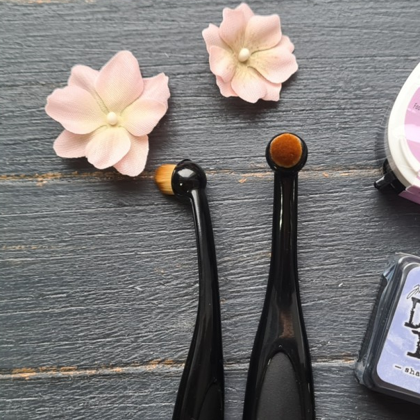 Мини-кисть для тонирования и растушовки