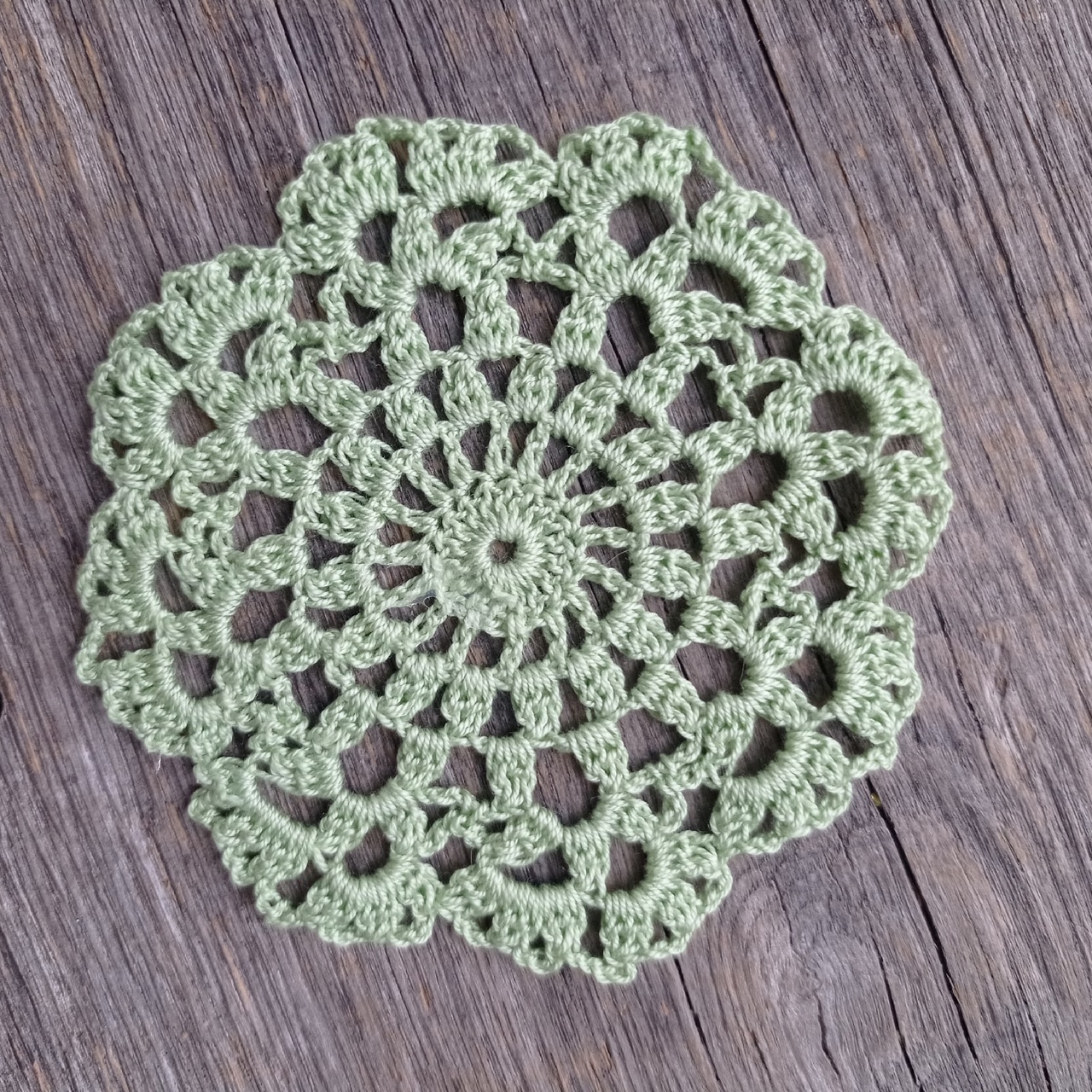 Салфетка ажурная ручной работы Яблочный фреш 7,5 см