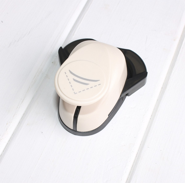 Дырокол для угла и вставки фото "Закруглённая прорезь"