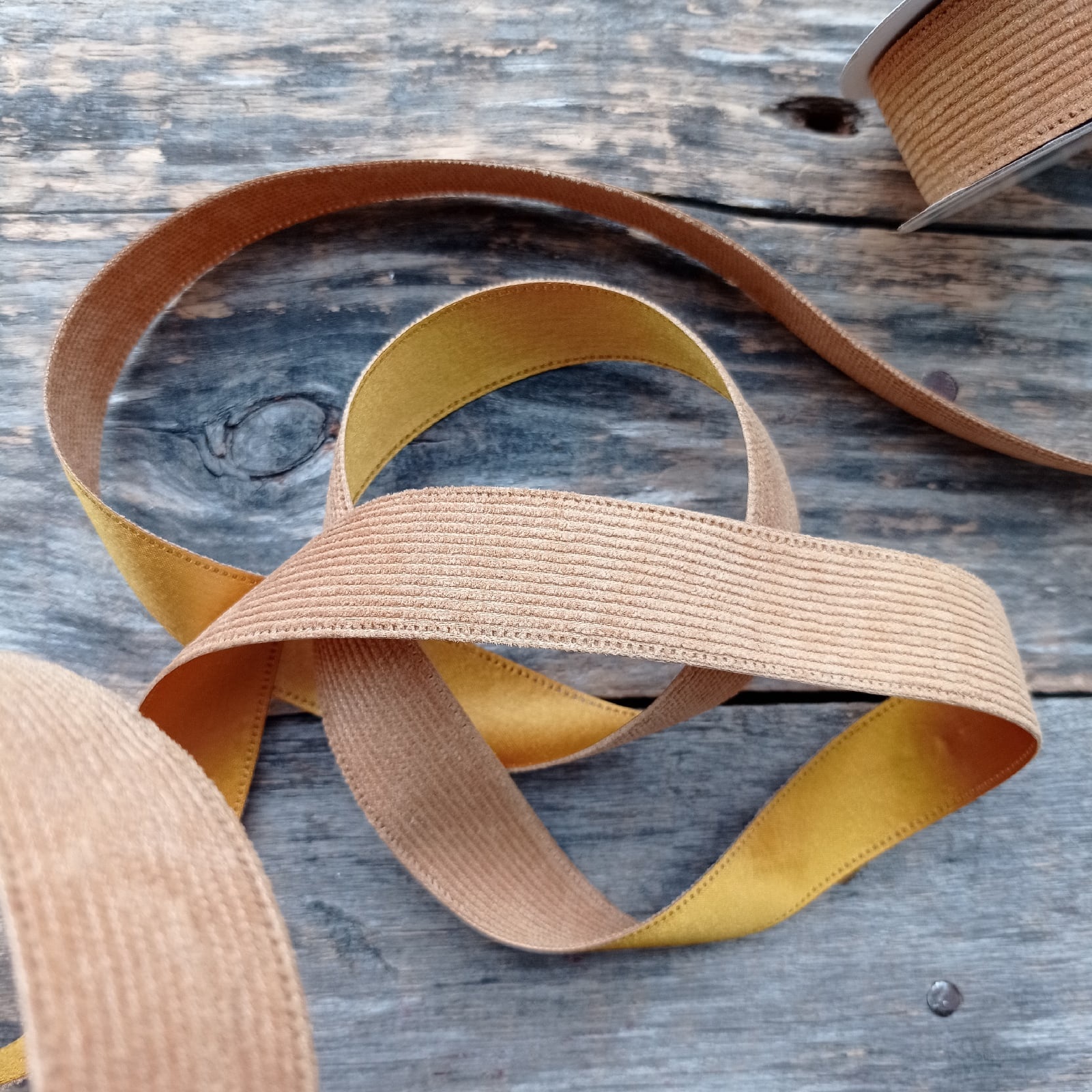 Лента вельвет/атлас 25 мм Корица