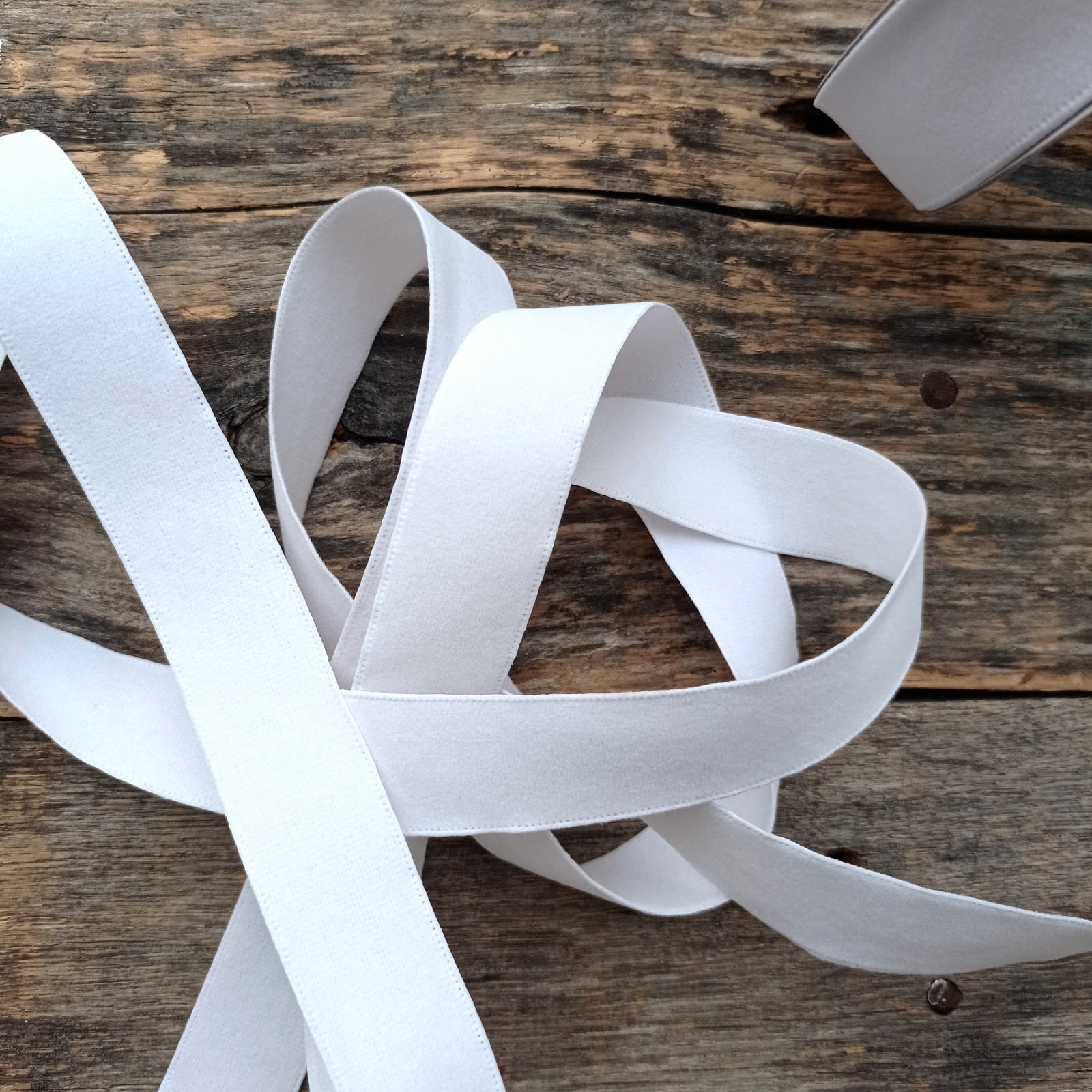 Лента замша 25 мм Снежок