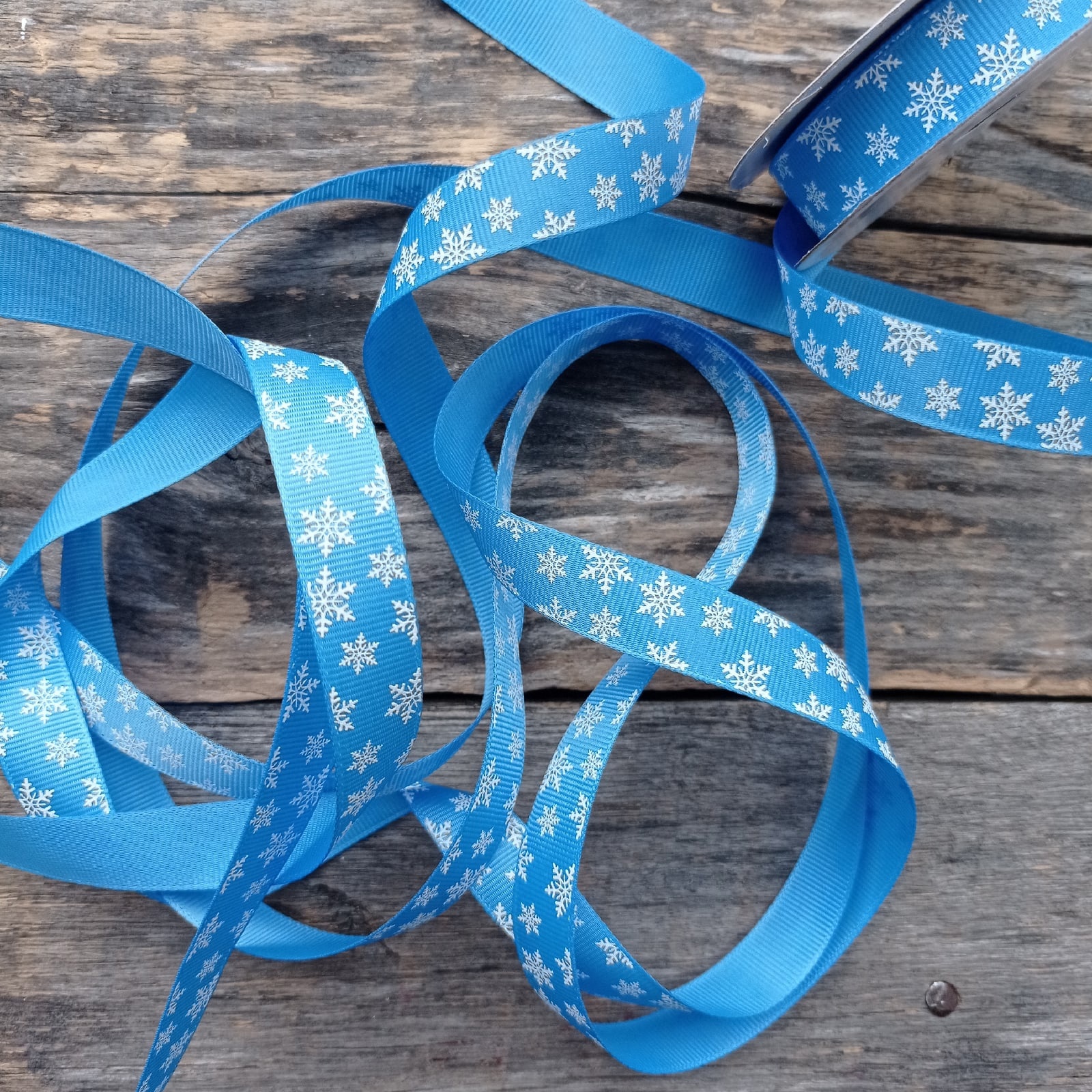 Лента репсовая со снежинками 15 мм Голубой