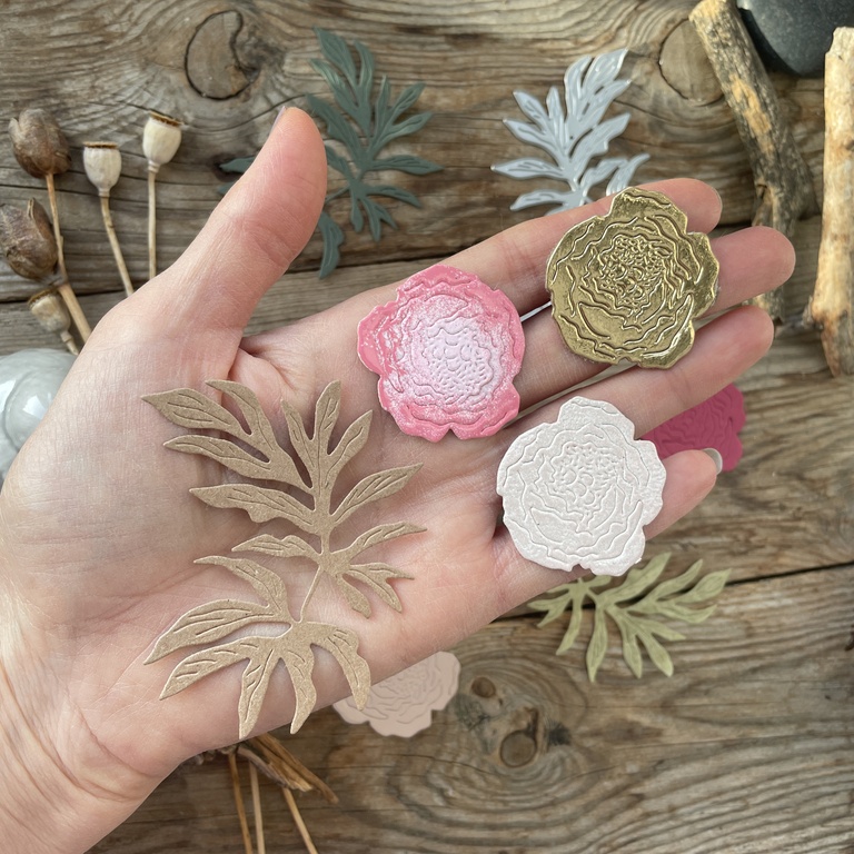 В ПУТИ до 18.02 Ножи для вырубки mimi cut "Пионы дышат нежностью и светом"