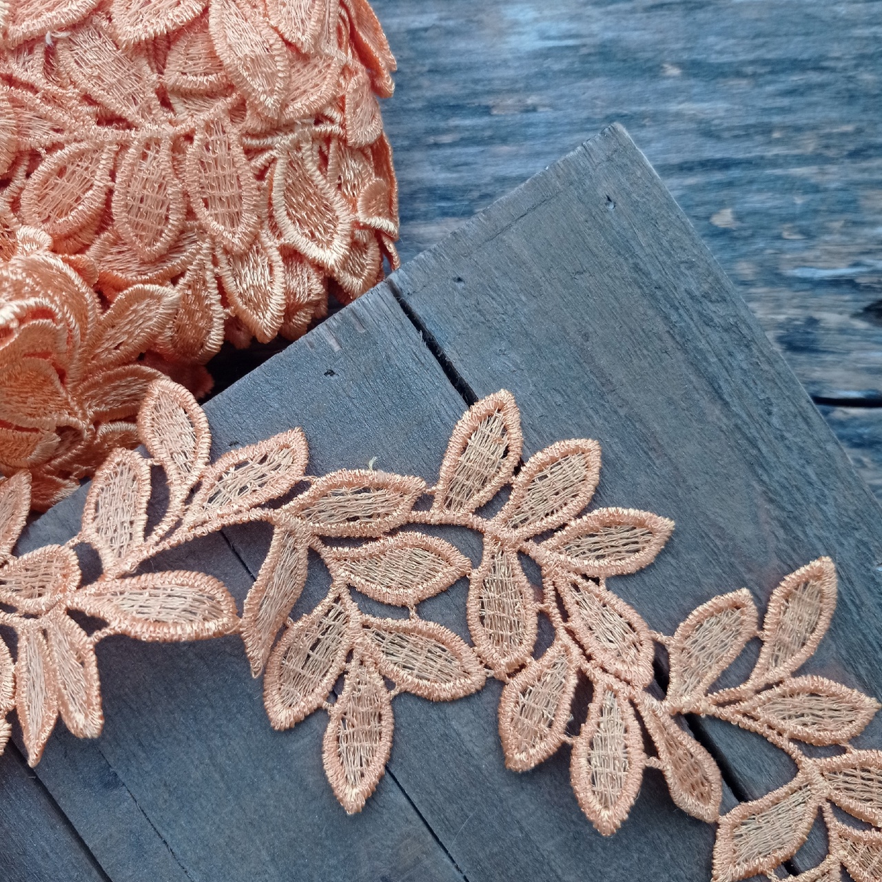 Кружево гипюр 8см "Ветки с листьями" Охра