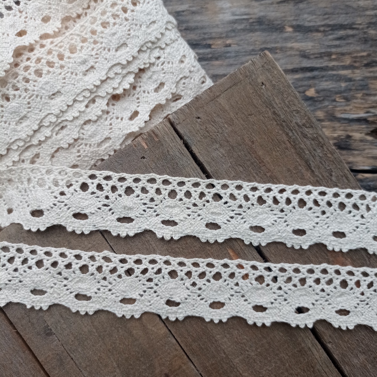 Кружево вязаное 2,5см "Мамино платье" Крем