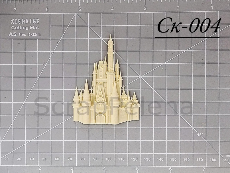 Пластиковая фигурка "Замок"