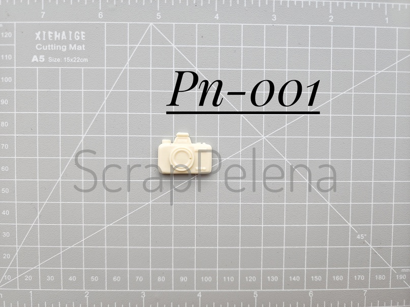 Пластиковая фигурка "Фотоаппарат-мини"