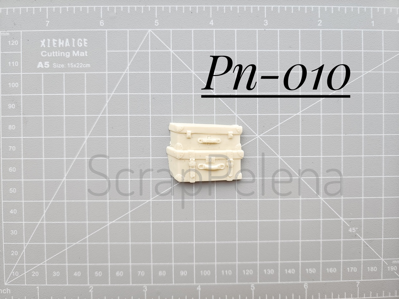 Пластиковая фигурка "Чемоданы"