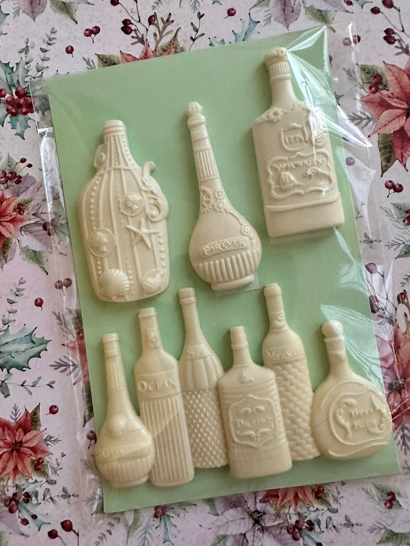 Пластиковый декор "Бутылки пиратские"