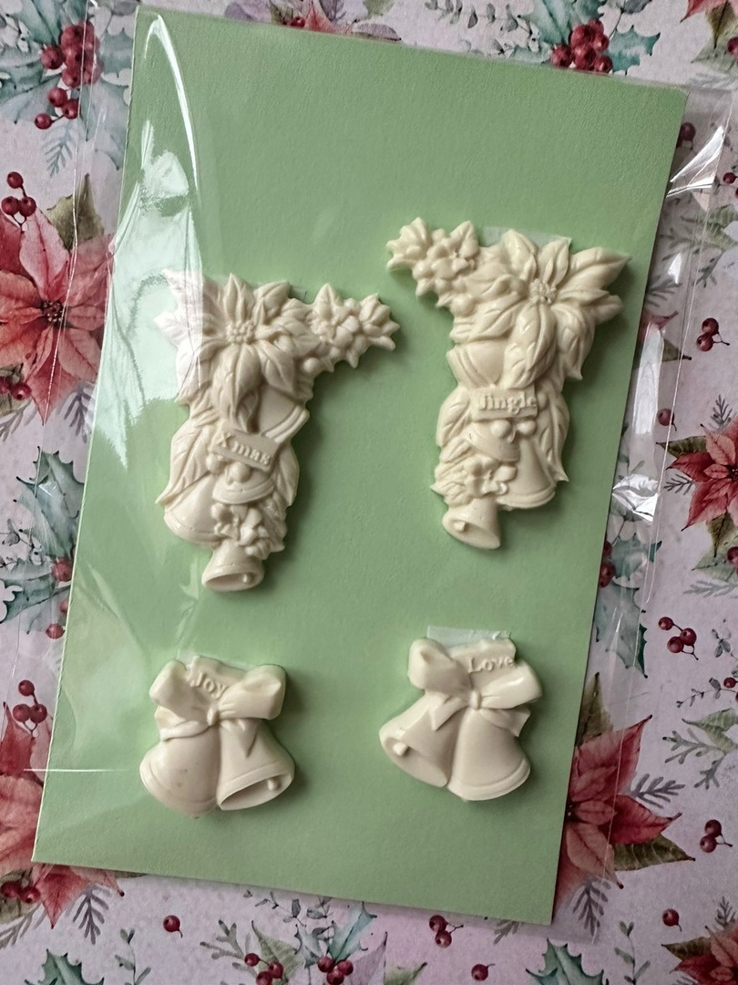 Пластиковый декор "Набор пуансеттия и колокольчики" 4 эл