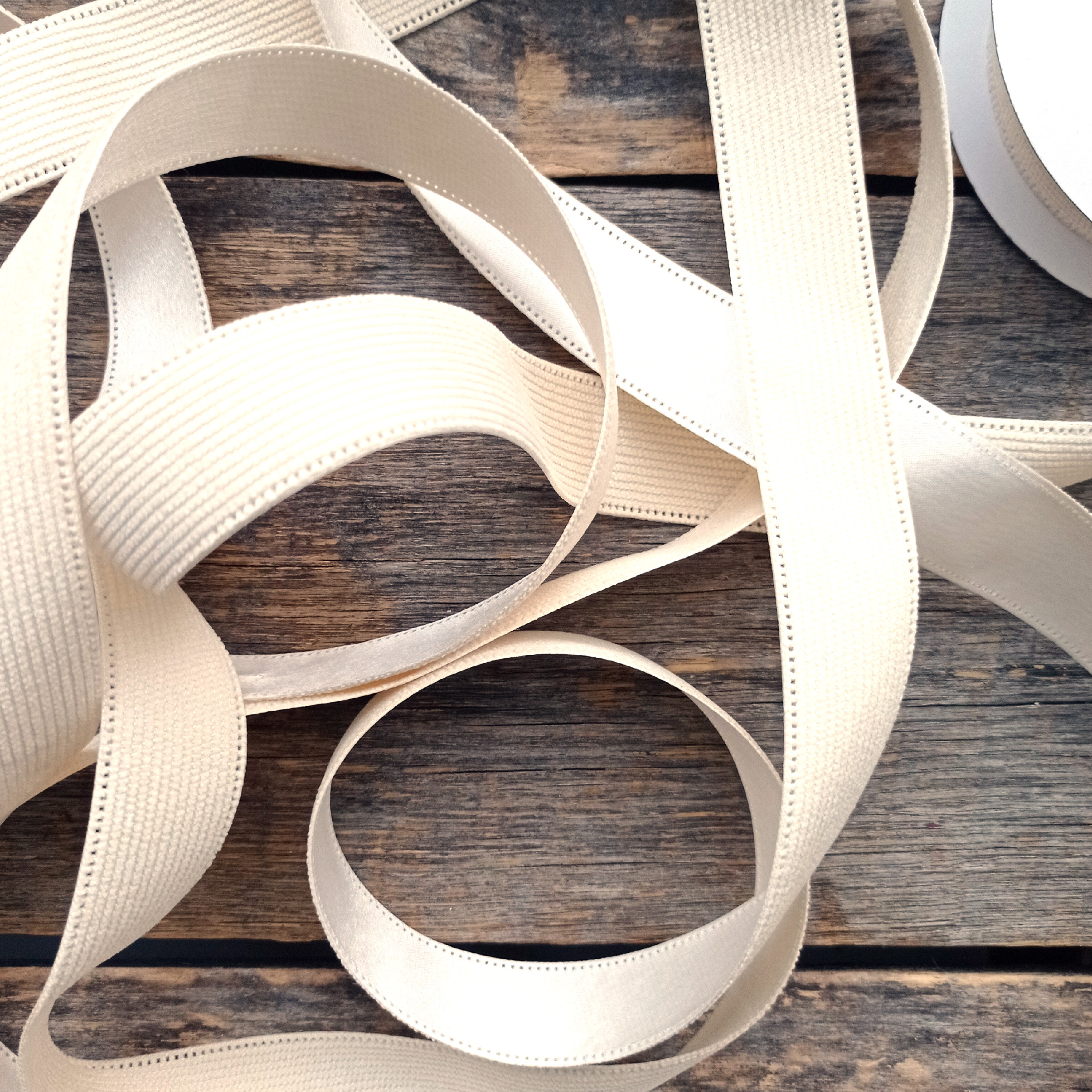 Лента вельвет/атлас 25 мм Сливочки