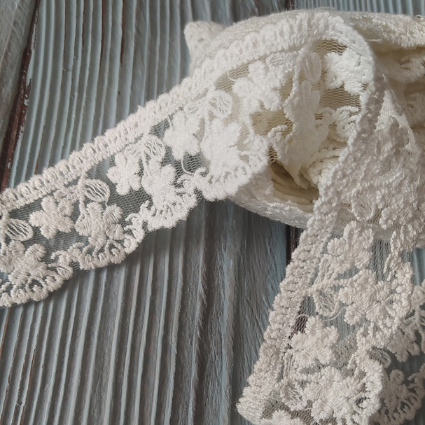 Кружево на сетке 3,5 см "Во саду ли, в огороде" цвет Молочный