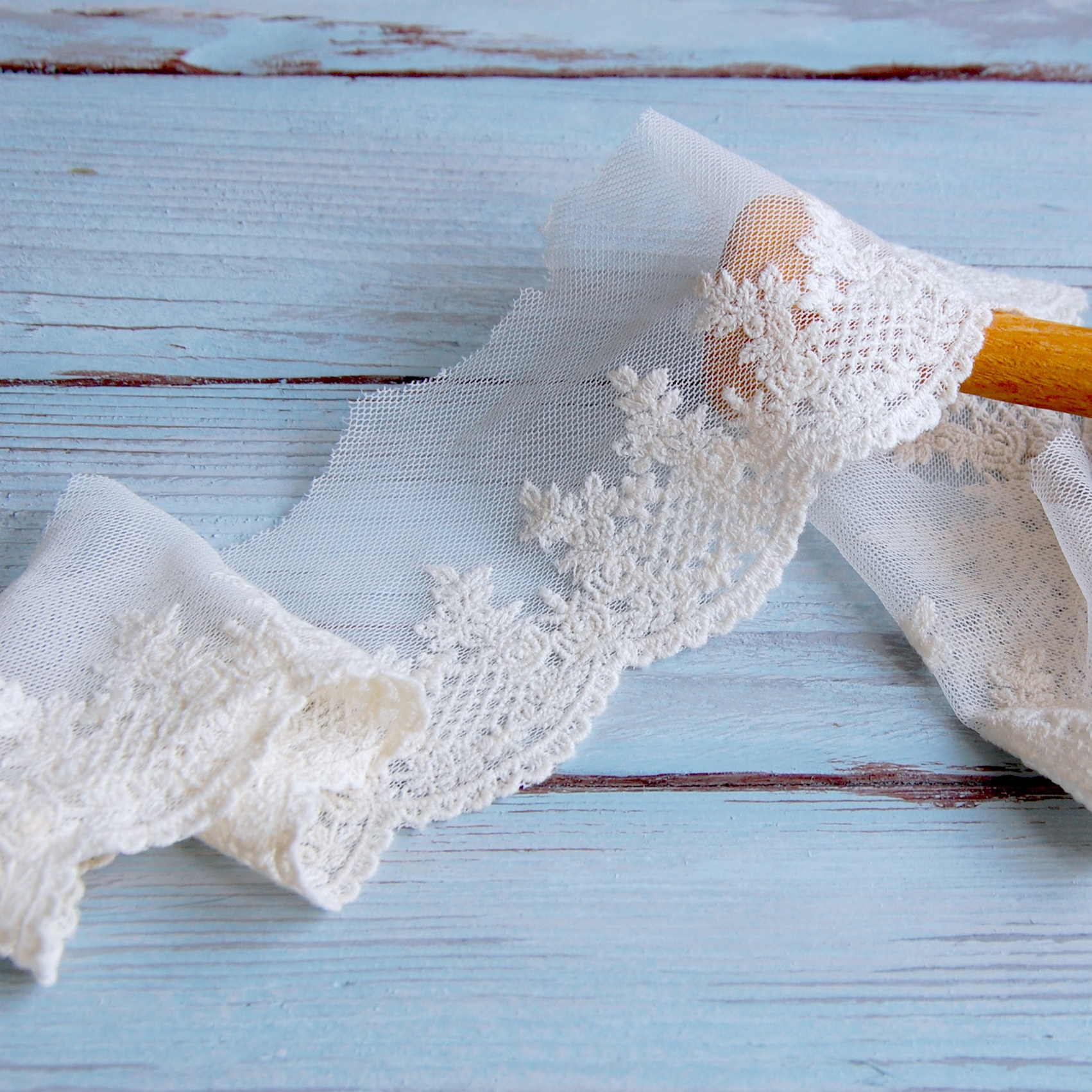 Кружево на сетке 8 см "Сады Семирамиды" цвет Кремовый